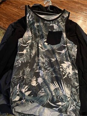 Women’s Black & Gray Tropical Print Tank Top with Chest Pocket